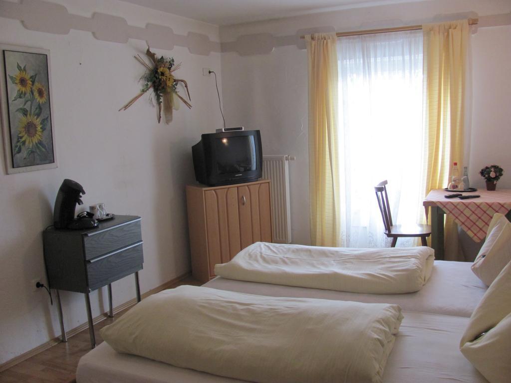 Hotel Negele Hohenfurch Ngoại thất bức ảnh